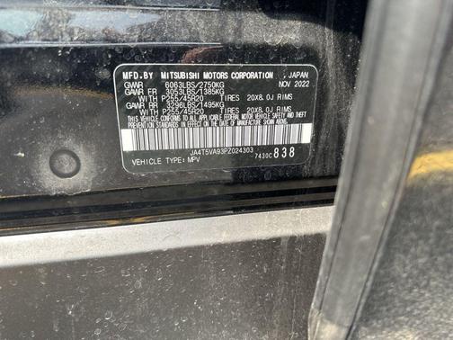 Black 2023 Mitsubishi Outlander PHEV SEL