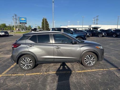 Gun Metallic 2023 Nissan Kicks SV
