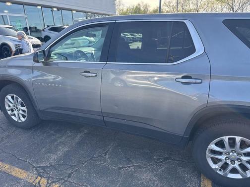 Satin Steel Metallic 2019 Chevrolet Traverse LS
