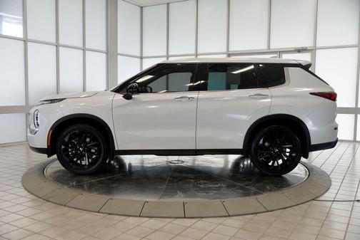 2023 Mitsubishi Outlander SE Black Edition S-AWC