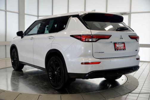 2023 Mitsubishi Outlander SE Black Edition S-AWC