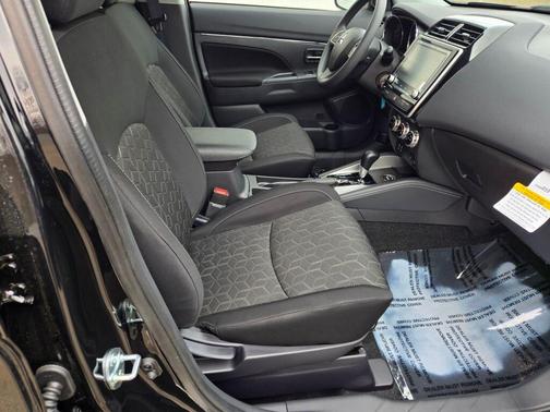 Labrador Black Pearl 2026 Mitsubishi Outlander Sport 2.0 ES