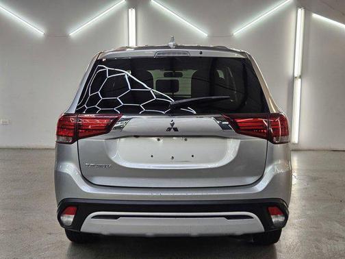 2020 Mitsubishi Outlander SE