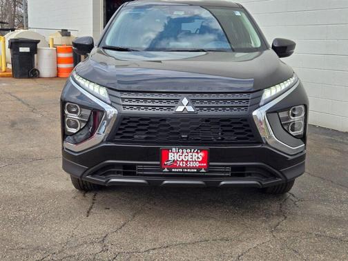 Labrador Black Pearl 2026 Mitsubishi Eclipse Cross LE