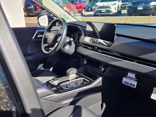 2025 Mitsubishi Outlander ES 2.5 S-AWC