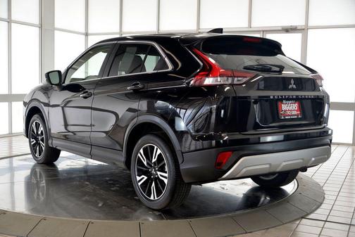 Labrador Black Pearl 2026 Mitsubishi Eclipse Cross SE