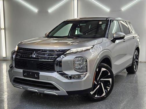 2022 Mitsubishi Outlander SE