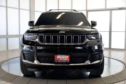 Diamond Black Crystal Pearlcoat 2024 Jeep Grand Cherokee L Laredo
