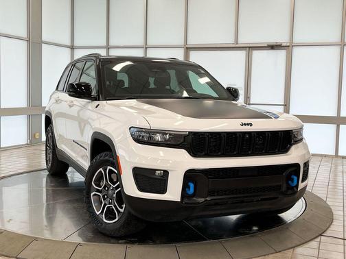 2022 Jeep Grand Cherokee 4xe Trailhawk