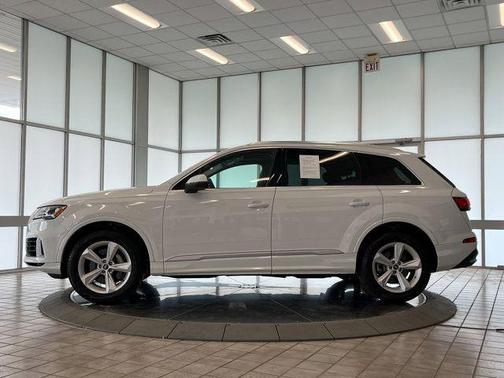 2022 Audi Q7 55 Premium