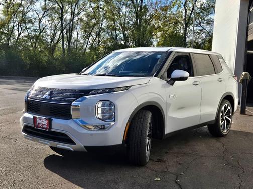 2025 Mitsubishi Outlander PHEV SE S-AWC
