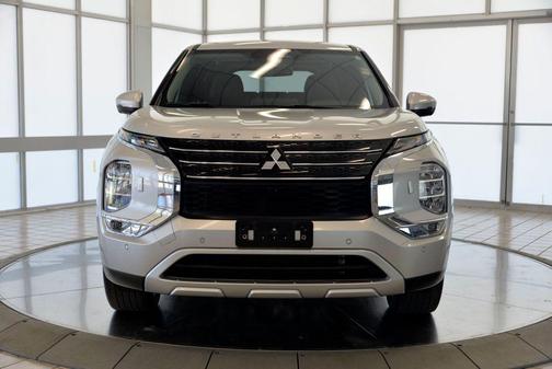 Alloy Silver Metallic 2022 Mitsubishi Outlander SE