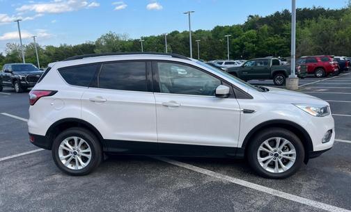 White Platinum Clearcoat Metallic 2018 Ford Escape SEL