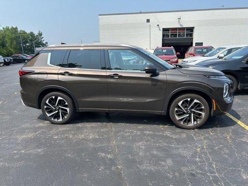 2022 Mitsubishi Outlander SEL