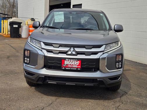 Mercury Gray Metallic 2026 Mitsubishi Outlander Sport 2.0 ES