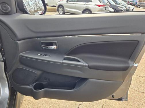 Mercury Gray Metallic 2026 Mitsubishi Outlander Sport 2.0 ES