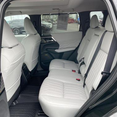 Black Diamond/Alloy Silver Roof 2025 Mitsubishi Outlander SEL 2.5 S-AWC