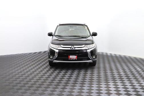 Labrador Black Pearl 2017 Mitsubishi Outlander SEL S-AWC