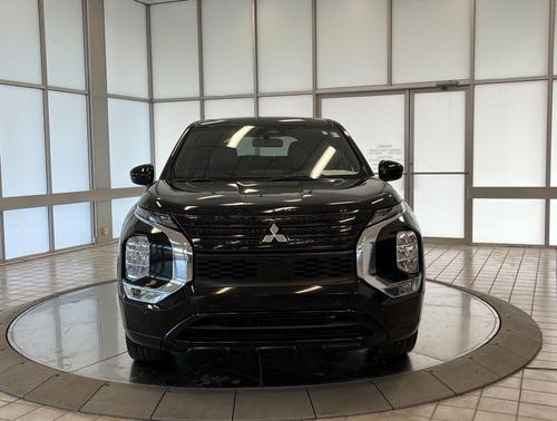 2022 Mitsubishi Outlander Black Edition 2WD