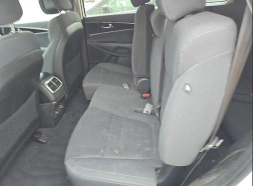 Snow White Pearl 2017 Kia Sorento LX
