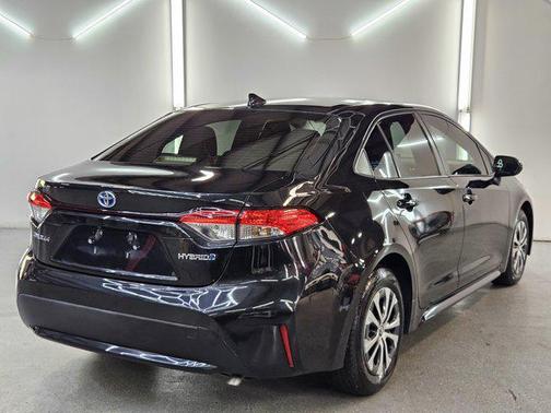 2022 Toyota Corolla Hybrid LE