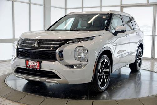 White Diamond 2023 Mitsubishi Outlander SEL 2.5 S-AWC