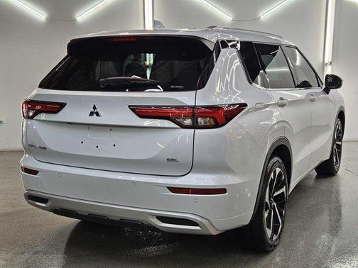 2023 Mitsubishi Outlander SEL