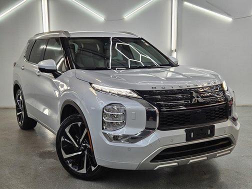 2023 Mitsubishi Outlander SEL