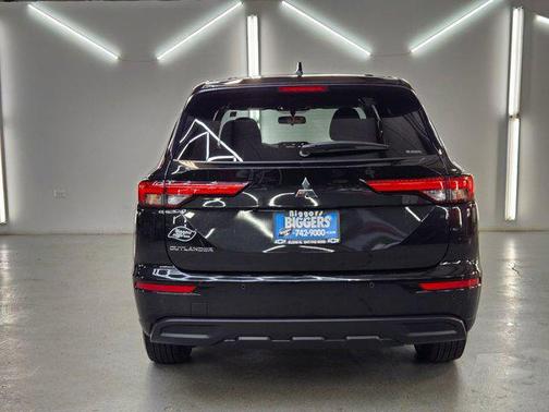 2024 Mitsubishi Outlander ES