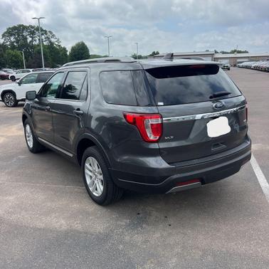 Magnetic 2019 Ford Explorer XLT