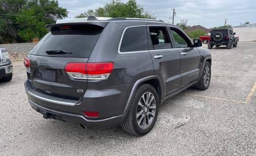 Granite Crystal Metallic Clearcoat 2017 Jeep Grand Cherokee Overland