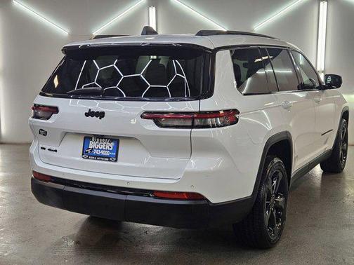 2022 Jeep Grand Cherokee L Altitude