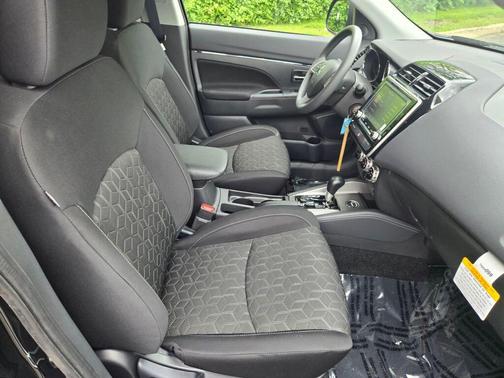 Labrador Black Pearl 2026 Mitsubishi Outlander Sport 2.0 S