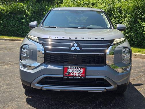 Moonstone Gray Metallic 2026 Mitsubishi Outlander SE S-AWC