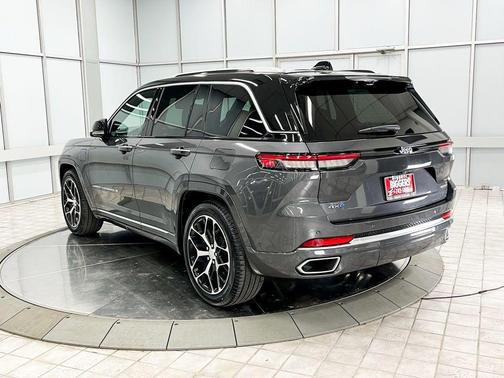2022 Jeep Grand Cherokee 4xe Summit Reserve