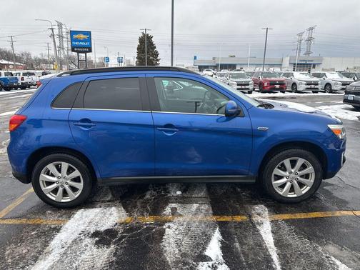 2025 Mitsubishi Outlander Sport 2.0 LE