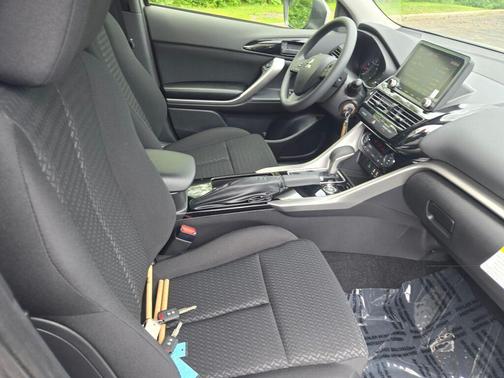 Alloy Silver Metallic 2026 Mitsubishi Eclipse Cross ES