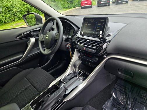 Alloy Silver Metallic 2026 Mitsubishi Eclipse Cross ES
