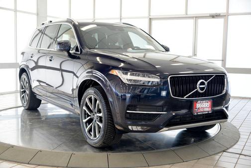 Magic Blue Metallic 2017 Volvo XC90 T6 Momentum