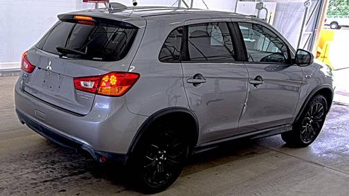 Mercury Gray Metallic 2017 Mitsubishi Outlander Sport 2.0 LE