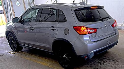 Mercury Gray Metallic 2017 Mitsubishi Outlander Sport 2.0 LE