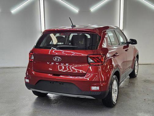 2024 Hyundai VENUE SE