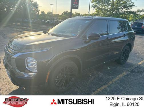 Labrador Black Pearl 2022 Mitsubishi Outlander Black Edition S-AWC