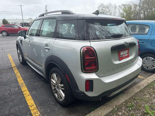 White Silver Metallic 2022 MINI Countryman Cooper