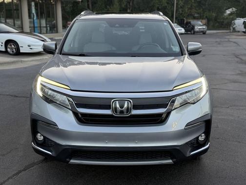 Lunar Silver Metallic 2020 Honda Pilot Touring 8-Passenger
