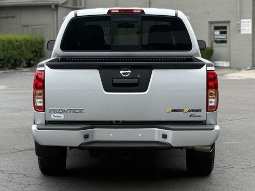 Brilliant Silver Metallic 2019 Nissan Frontier Desert Runner