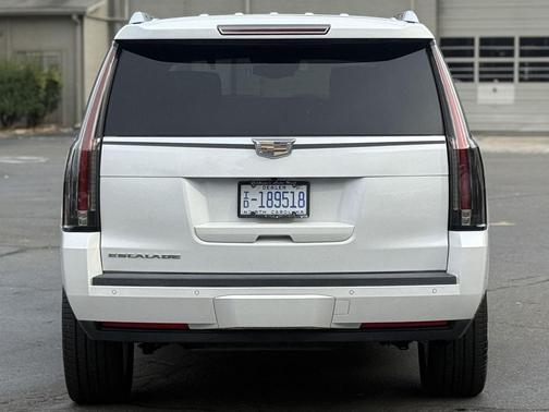 2016 Cadillac Escalade Platinum