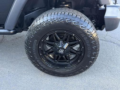 Black Clearcoat 2011 Jeep Wrangler Rubicon