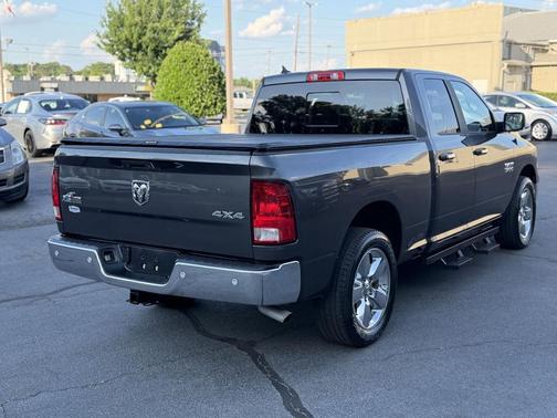 Granite Crystal Metallic Clearcoat 2018 RAM 1500 Big Horn
