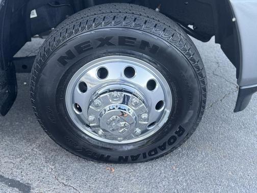 2024 RAM 3500 Laramie Crew Cab 4x4 8' Box